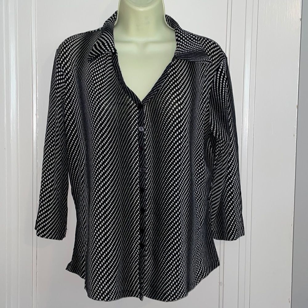 Vtgย 70s/80s black & whiteโpolka dotsโ knit polyesterโtop